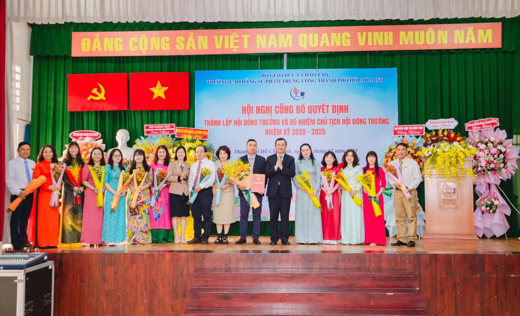 Hội nghị công bố Quyết định thành lập Hội đồng trường và bổ nhiệm  Chủ tịch Hội đồng trường Trường Cao đẳng Sư phạm Trung ương  TP. Hồ Chí Minh nhiệm kỳ 2020-2025