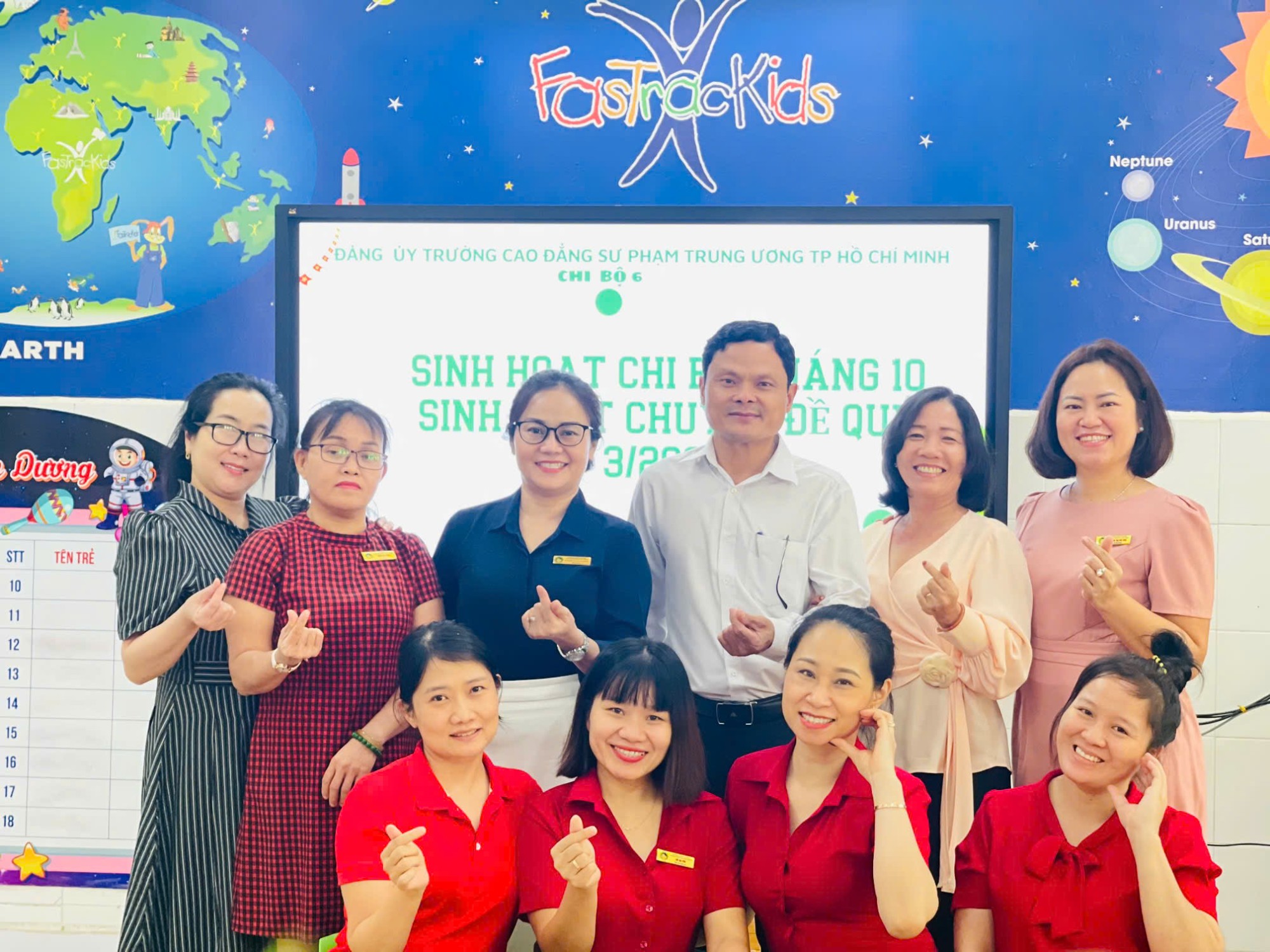 Chi bộ 6 tổ chức sinh hoạt chi bộ định kỳ tháng 10 và sinh hoạt chuyên đề quý III năm 2025