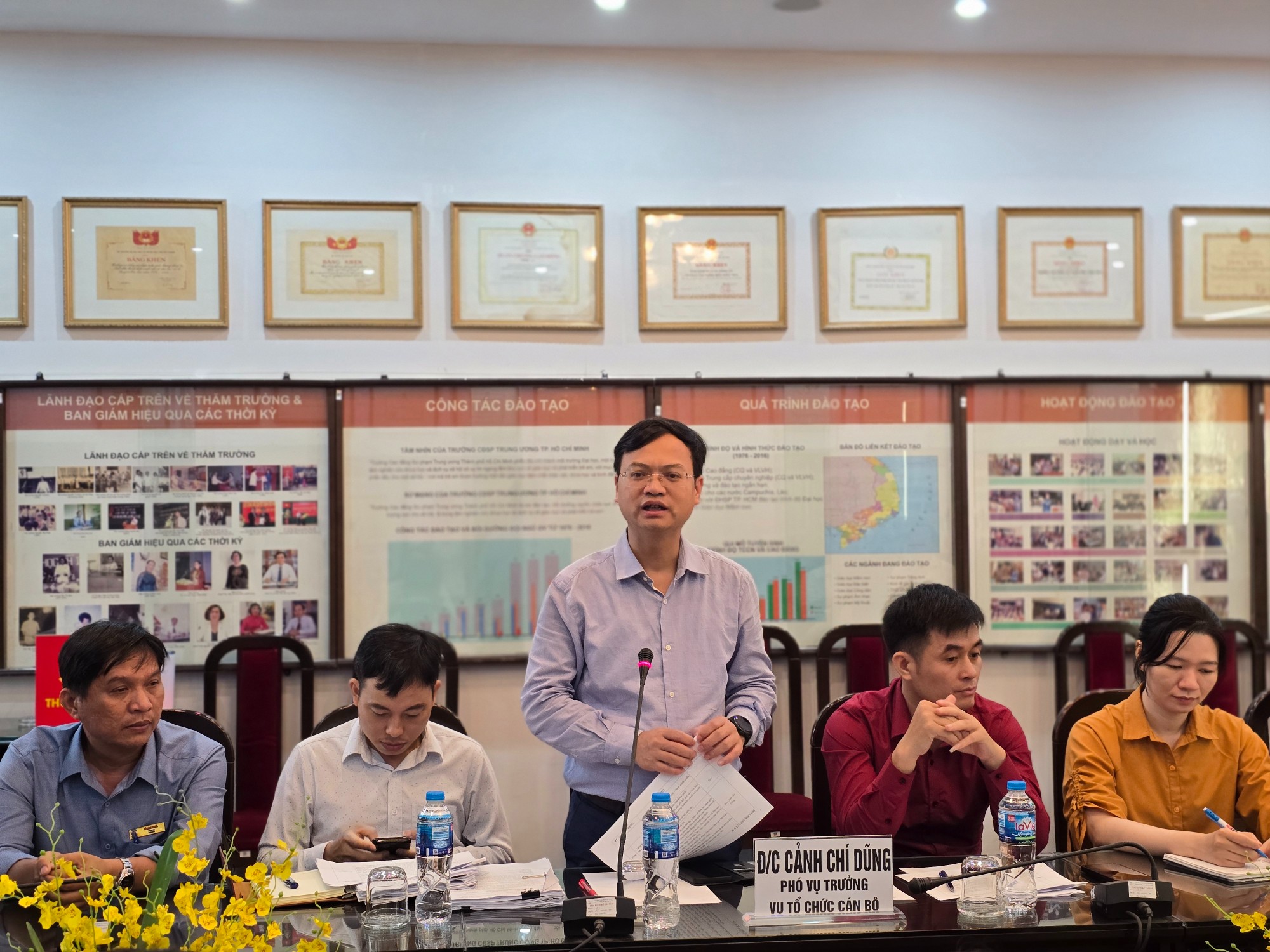 TRƯỜNG CAO ĐẲNG SƯ PHẠM TRUNG ƯƠNG TP. HỒ CHÍ MINH TỔ CHỨC HỘI NGHỊ CÁN BỘ CHỦ CHỐT THỰC HIỆN QUY TRÌNH BỔ NHIỆM LẠI HIỆU TRƯỞNG NHIỆM KỲ 2025 – 2030