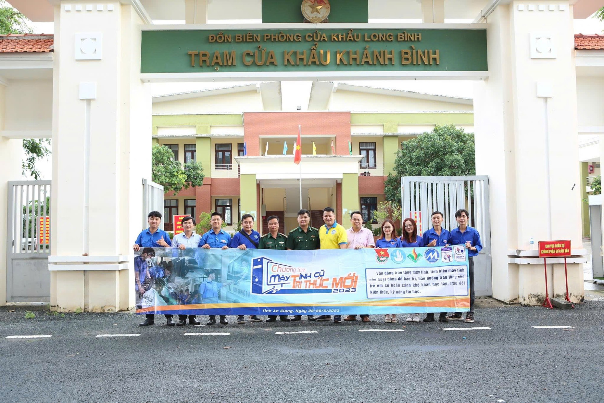 Công trình thanh niên "Máy tính cũ - Tri thức mới"